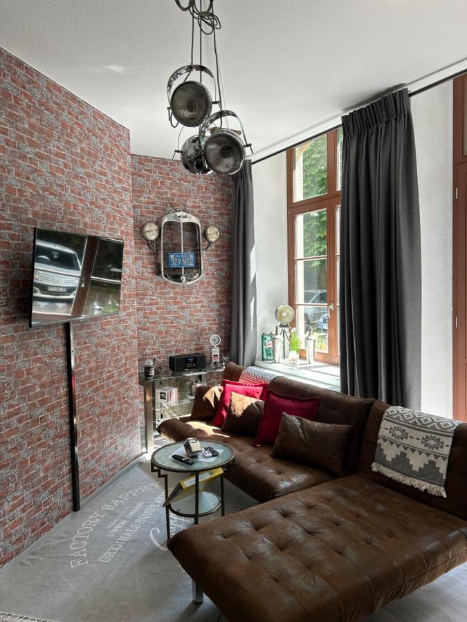 Ruhige Wohnung Im Fabrikstil In Хемниц Экстерьер фото